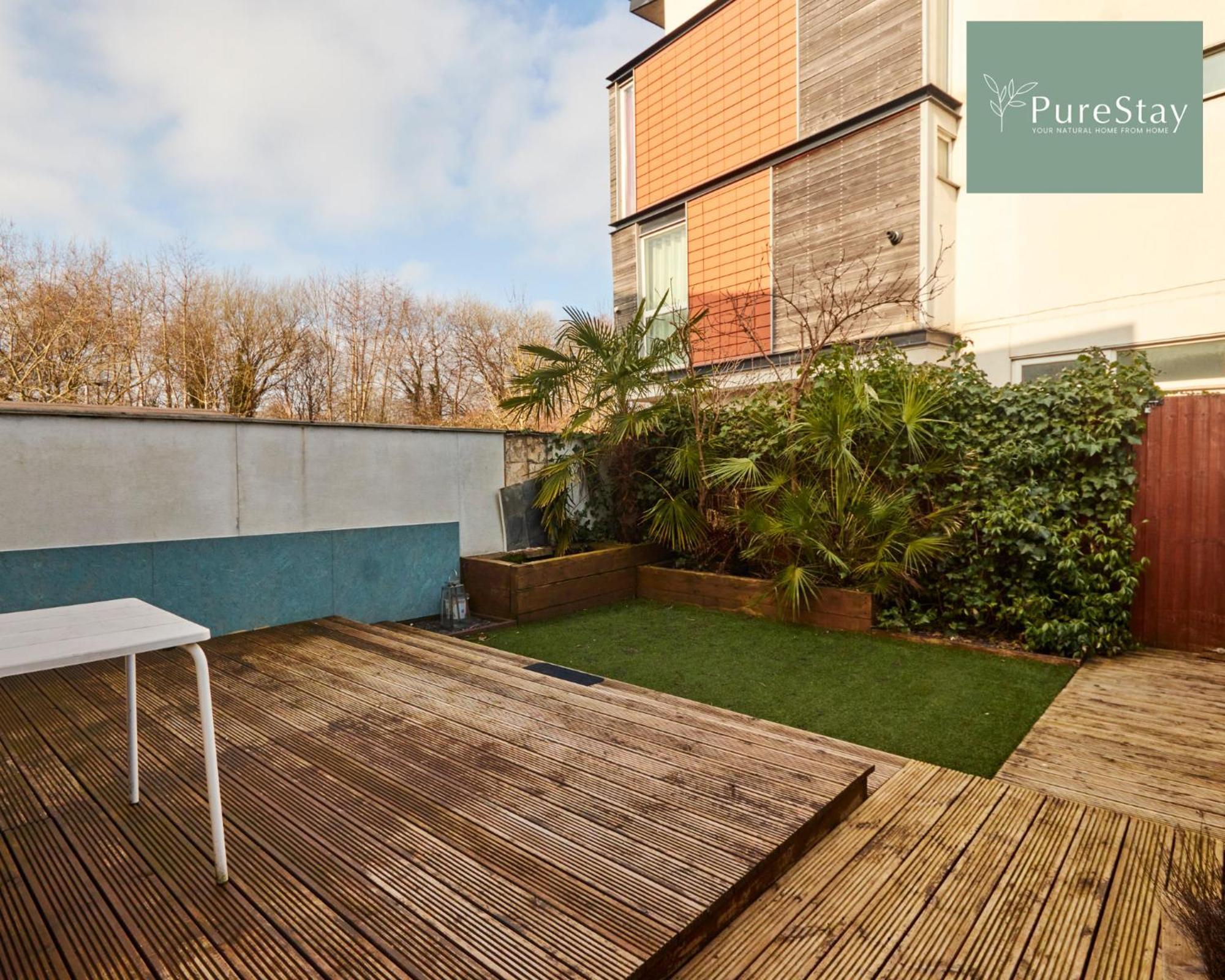 Superb House Manchester Near Etihad With Free Parking Sleeps 8 Εξωτερικό φωτογραφία