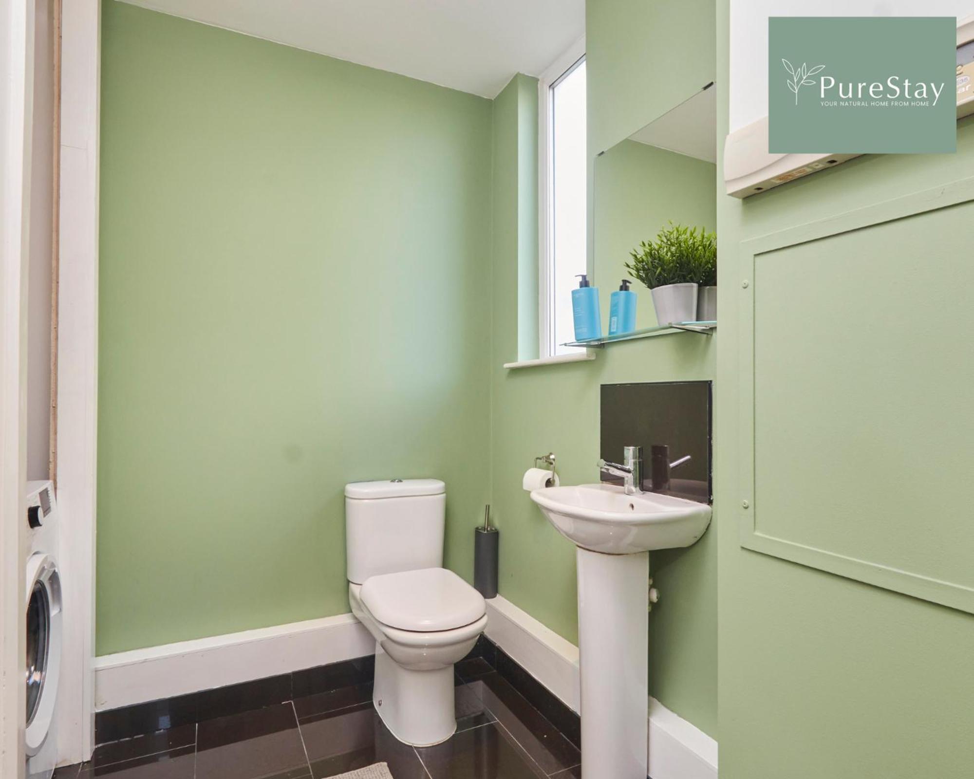 Superb House Manchester Near Etihad With Free Parking Sleeps 8 Εξωτερικό φωτογραφία