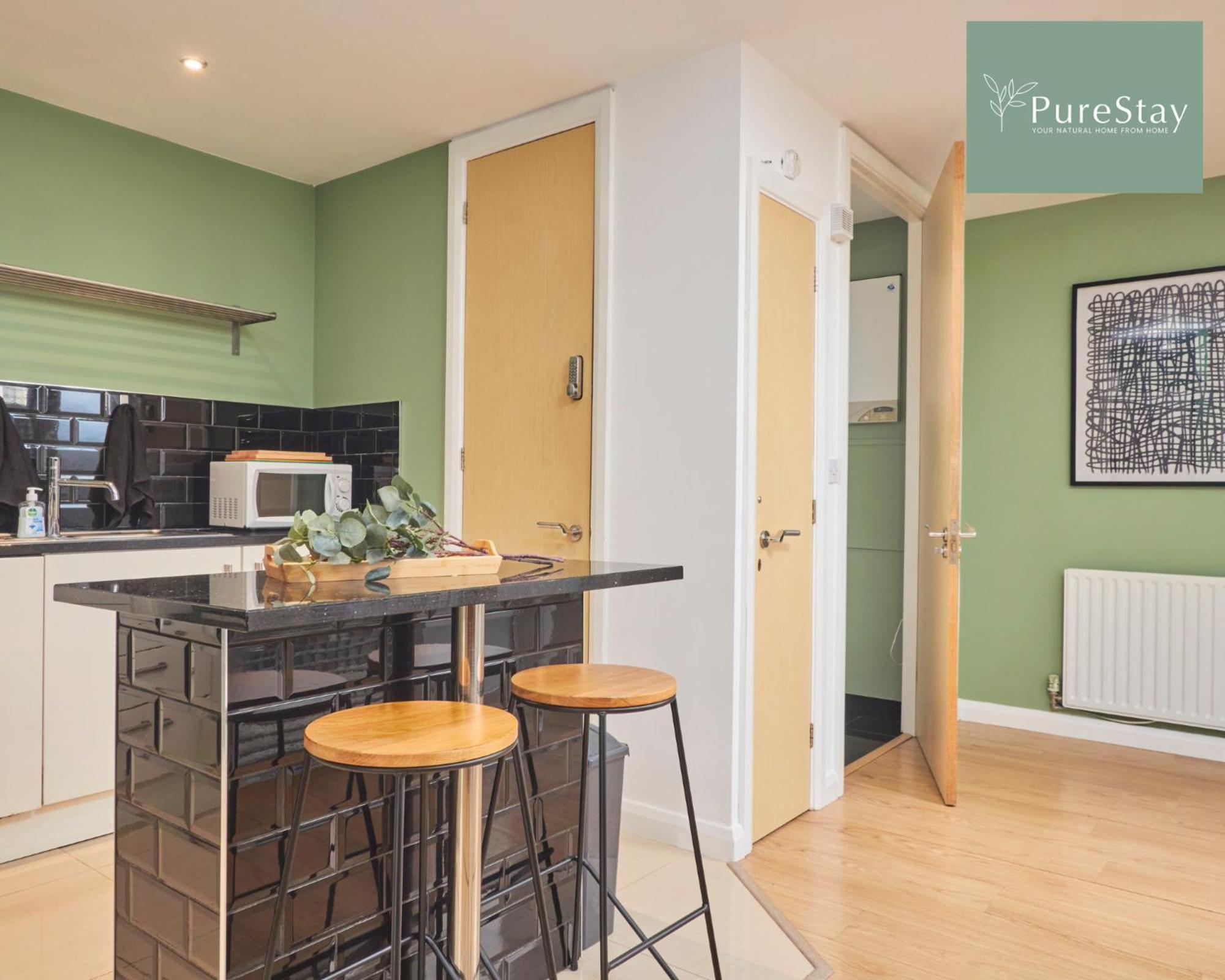 Superb House Manchester Near Etihad With Free Parking Sleeps 8 Εξωτερικό φωτογραφία
