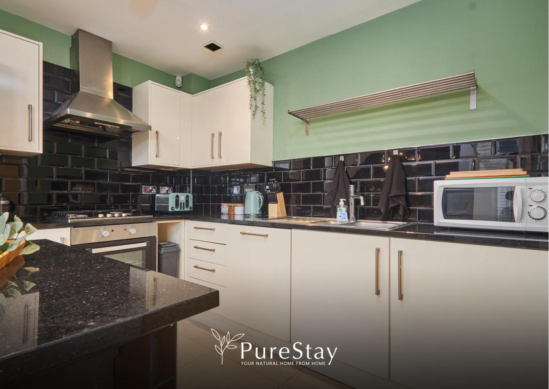 Superb House Manchester Near Etihad With Free Parking Sleeps 8 Εξωτερικό φωτογραφία